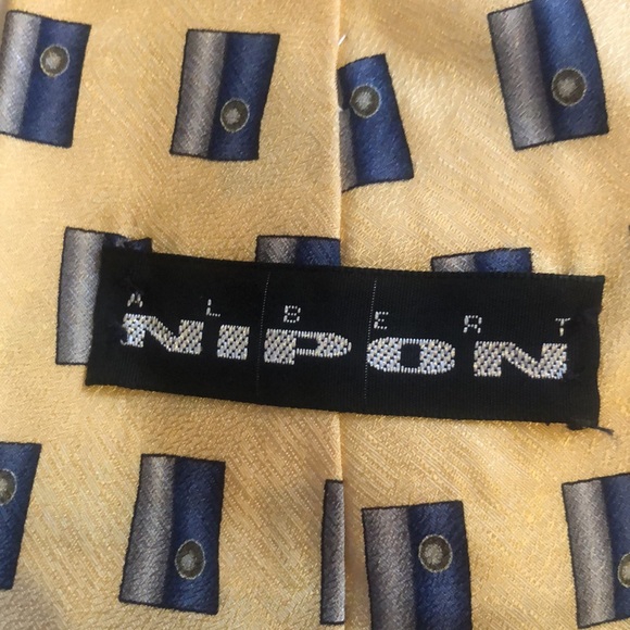 3/$20 or 5 for $25 Bundle Sale❗️Albert Nipon Imported Silk Tie❗️ - Picture 3 of 4